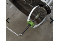 Ściągacz 2-ramienny uniwersalny z samocentrującymi ramionami KUKKO 44-4 - 2