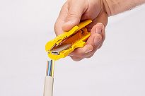 Ściągacz izolacji z kabli przewodów płaskich do 12 mm JOKARI no14 - 30140 - 4