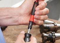 Wkrętak śrubokręt dynamometryczny TorqueVario-S 0,8-5,0 Nm electric w zestawie TORX®, TORX PLUS® 13-cz. 34614 WIHA - 3