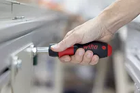 Wkrętak z uchwytem na bity SoftFinish z funkcją grzechotki WIHA  47169 - 2