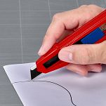 Nóż z odłamywanym ostrzem 18mm  CutiX  KNIPEX 90 10 165 BK - 7