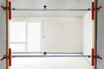 Przyrząd ustalający do montażu ościeżnic drzwi BESSEY TU - 4