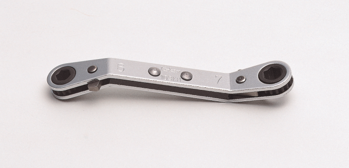 Klucz oczkowy odgięty z grzechotką i przełącznikiem 8x10mm, dł. 134mm KOKEN