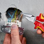 Kombinerki Szczypce uniwersalne z ostro zakończonymi szczękami KNIPEX 08 26 145 - 2