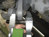 Ściągacz przegubów drążka kierowniczego poprzecznego i korbowodu z hydraulicznym cylindrem tłokowym KUKKO 129-5-45-H20 - 2