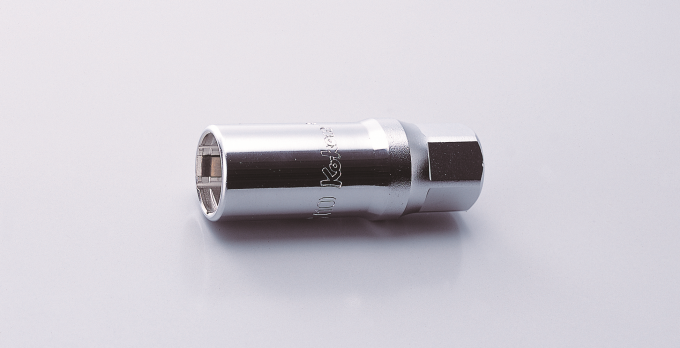 Nasadka do świec zapłonowych z klipsem 16x65mm KOKEN