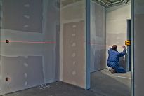 Samoniwelujacy laser krzyzowy i pionujący LAX300 +Teleskopowa podpora lasera  Stabila nr kat 18482 - 11