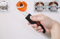  Narzędzie do zdejmowania izolacji i montażu do kabli koncentrycznych z wtykiem F WIHA 44241  - 5